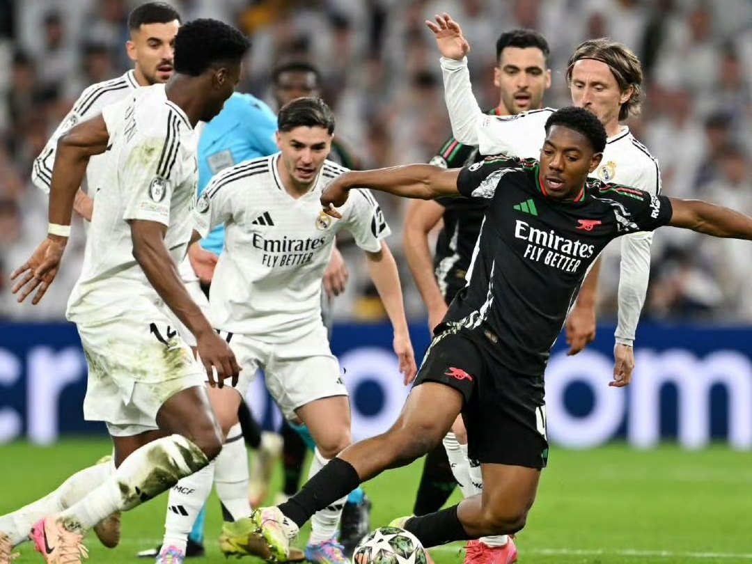 赛地聚焦：欧超杯转会期热度飙升，阿斯顿维拉复出首秀，气氛紧张，赛程密集仍需轮换的简单介绍